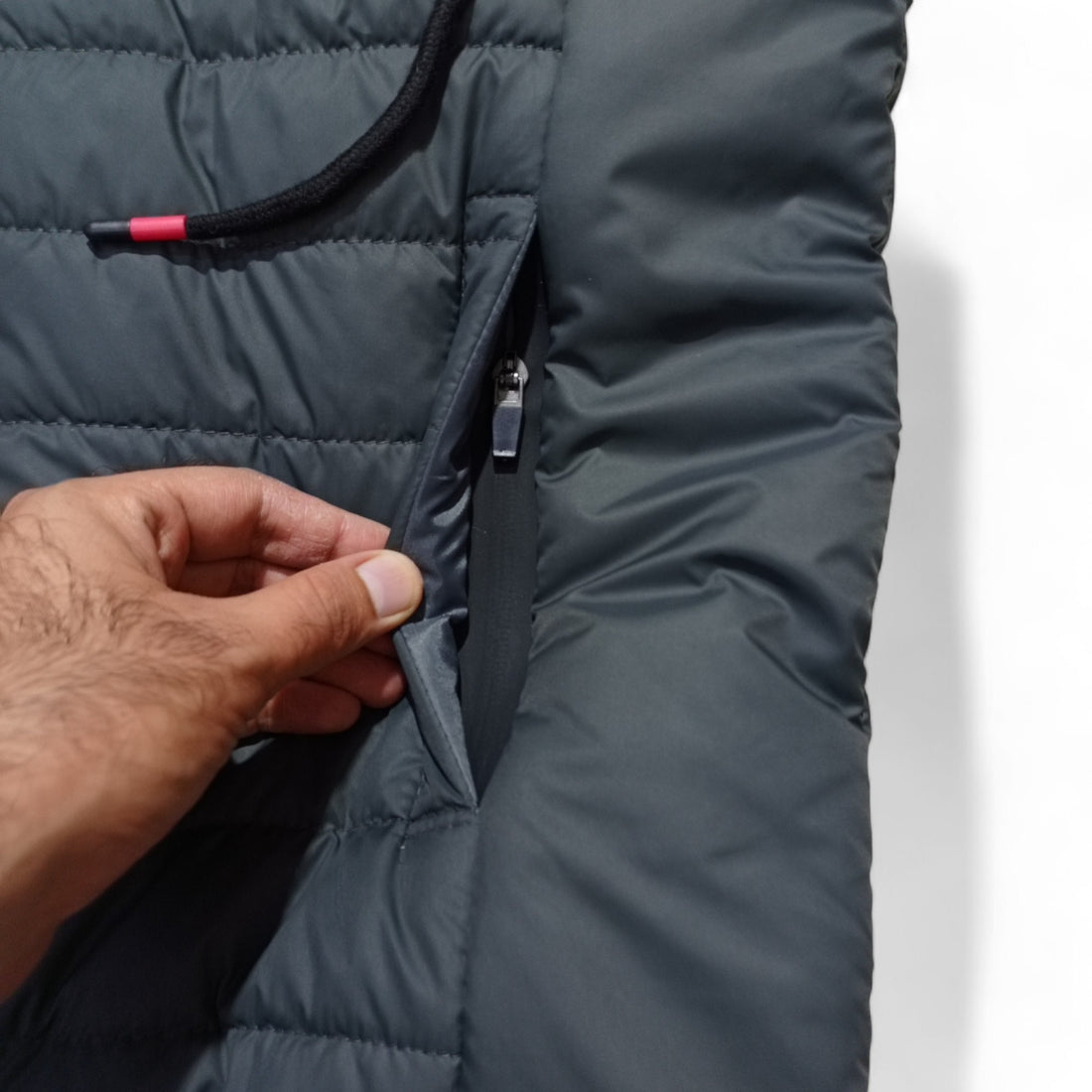 Button & Threads™ Unisex Sleeves Less Steel Grey With Badge  Puffer Jacket - button & threads