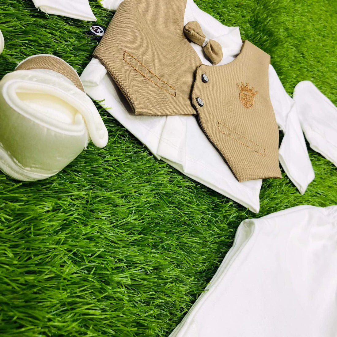 Button & Threads™-Boy 0-3 Months Dress Skin Motive - button & threads